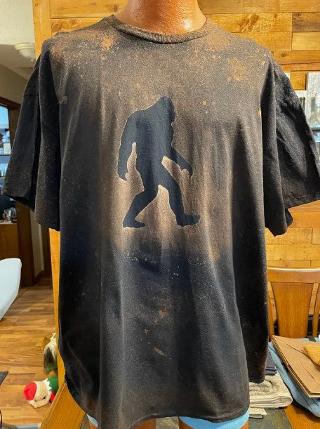 T-Shirt - Bigfoot Silhouette