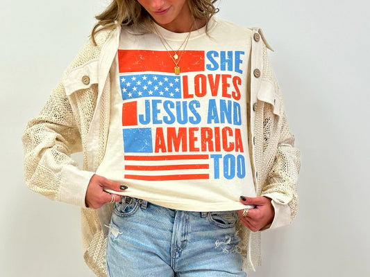 T-Shirt - She Loves Jesus - Crop Top